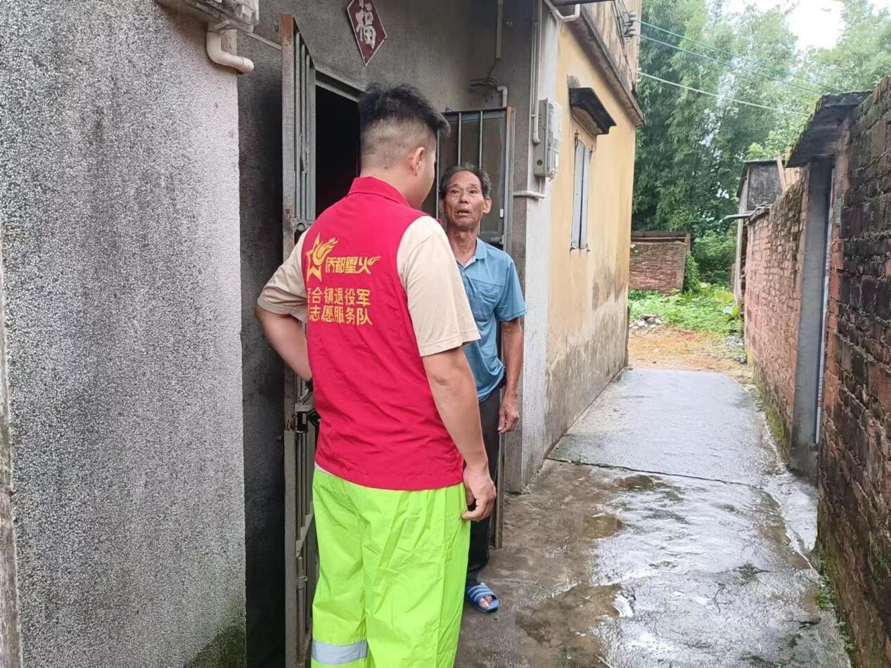 7月 抗臺風，顯本色！開平市退役軍人志愿者防汛抗臺沖鋒在前_7